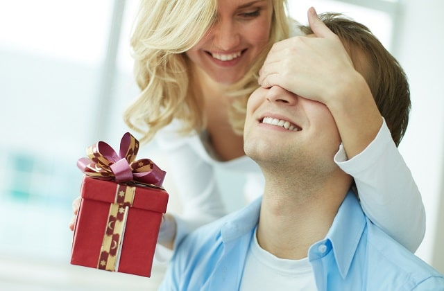 Подарунок на іменини для чоловіка - що купити?