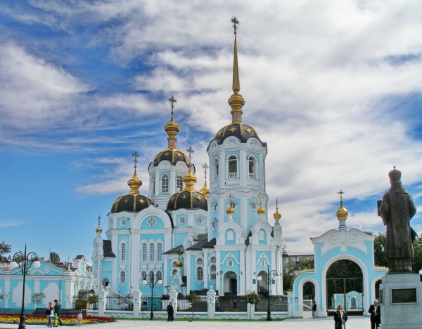 Свято-Александровскую площадь привели в порядок