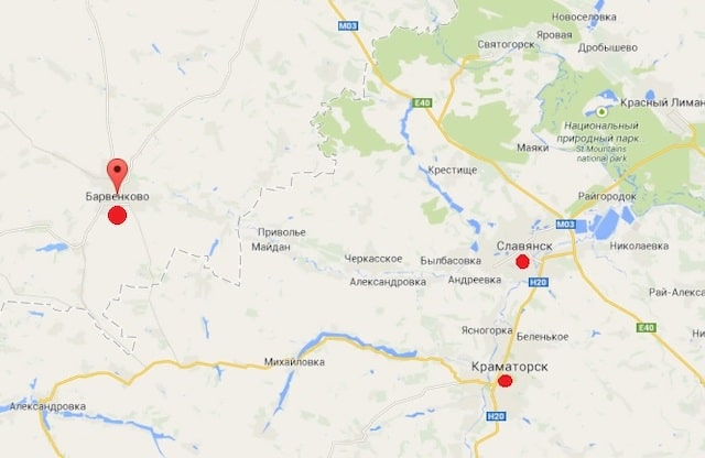 Военнослужащие помогают гражданским людям эвакуироваться из Барвенково