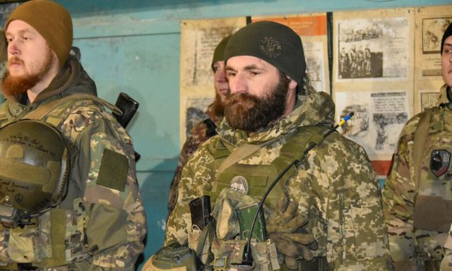 Украинский защитник с позывным «Белый» награжден «Серебряным крестом»