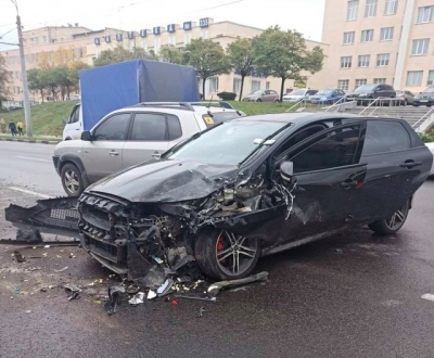 После ДТП на пр. Гагарина водитель бросил машину и убежал