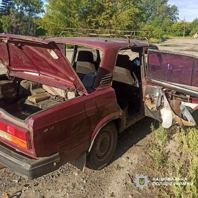 Россияне обстреляли гражданский автомобиль и массировано атаковали Изюм