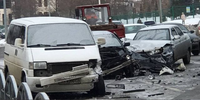 В масштабной аварии на ул. Клочковской в Харькове пострадали 6 человек (видео)