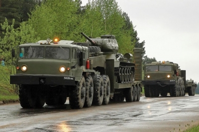 Тягач, перевозивший танк, сбил пешехода в Харькове