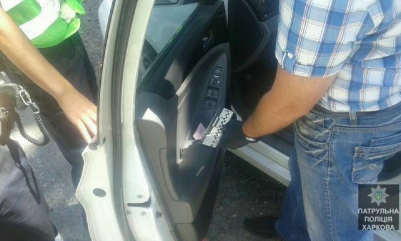 Харьковские полицейские отказались от заманчивого предложения