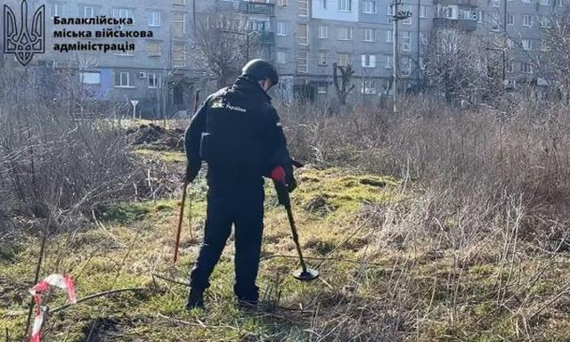 40 мин обнаружили саперы возле супермаркета в Балаклее