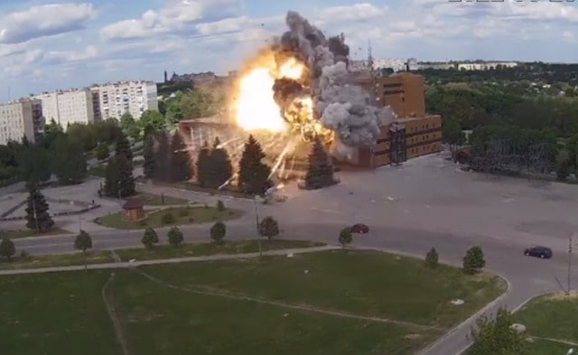 В Лозовой фиксируют разрушения от ракетного обстрела города