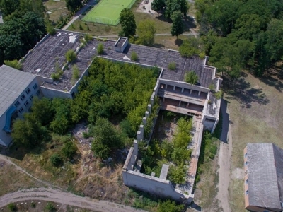 С недостроенного здания в Боровой сорвался юноша