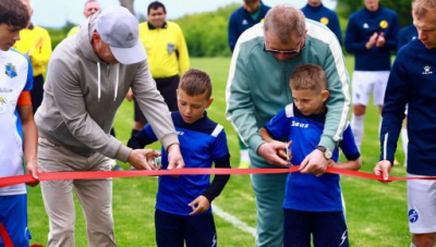 Фонд Дениса Парамонова в поселке Счастливое построил новый стадион
