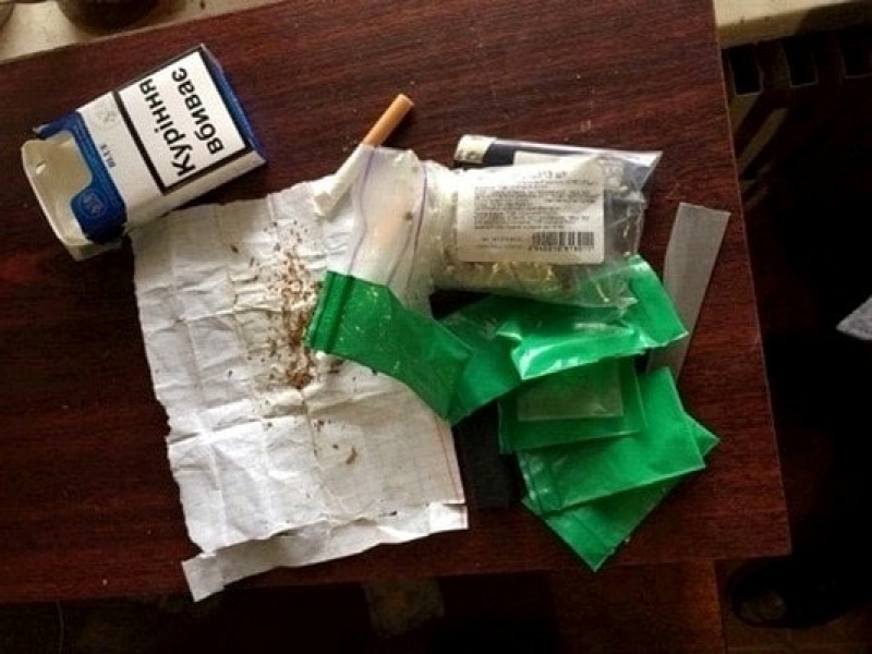 Харьковские полицейские покупали наркотики у местного дилера