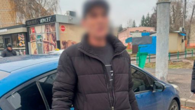 В Харькове задержан вор, который вынес технику и украшения из дома