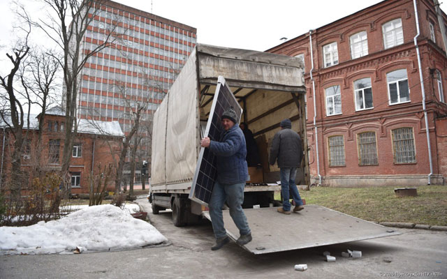 НТУ «ХПИ» получил из США четыре тонны солнечных панелей