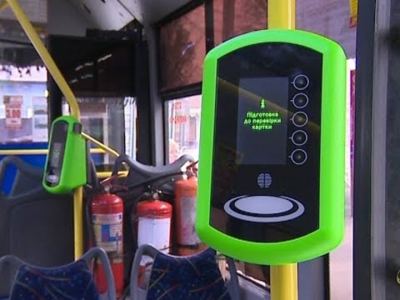 Харьковских льготников призвали не паниковать: е-билеты оформят всем, а пока можно пользоваться удостоверением