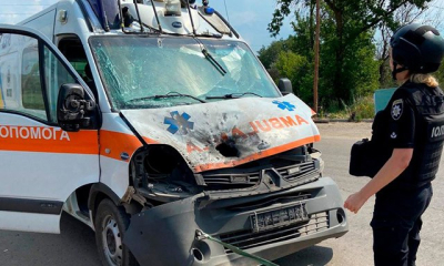 В Купянске вражеский дрон попал в автомобиль скорой помощи
