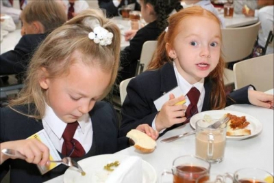 В школах Харькова подорожала еда