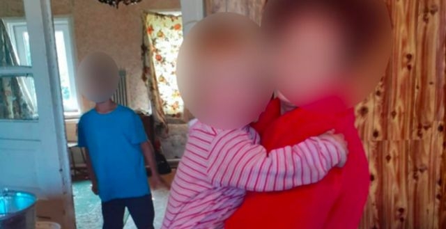 В Нововодолажском районе из неполной семьи забрали троих детей