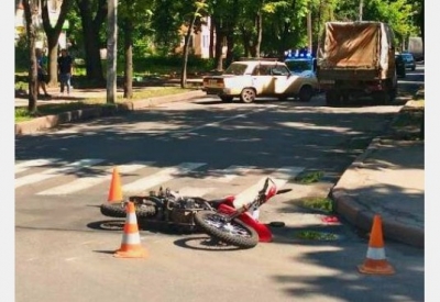 На ХТЗ в аварии пострадал мотоциклист (фото)