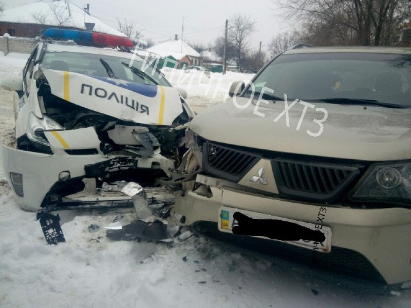 ДТП с участием патрульной машины в Харькове, - фотофакт