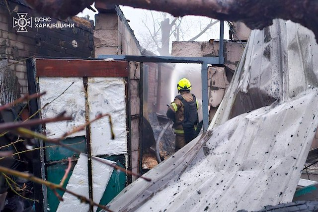 Спасатели ликвидировали последствия ударов вражеских дронов в области