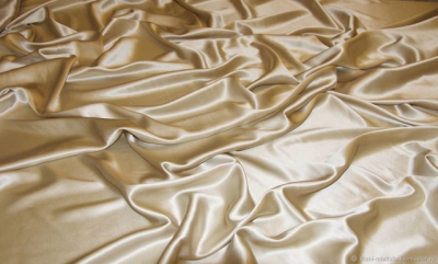 Атлас: розкішна тканина для домашнього текстилю та моди