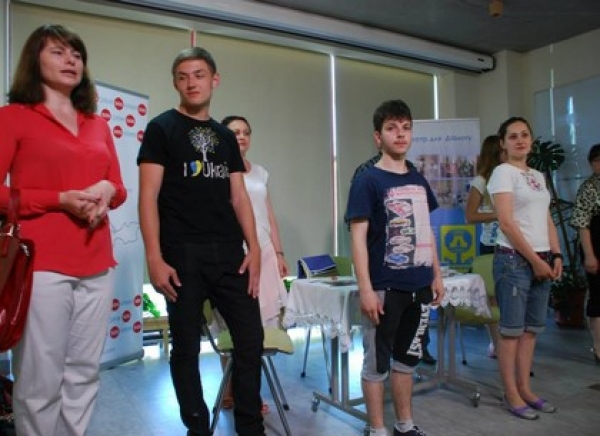 Проблемы переселенцев - в театральной постановке