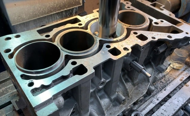Расточка цилиндров двигателя: что это такое, для чего делается, когда необходима