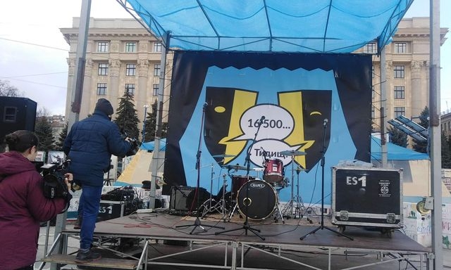 «Тыдыщь» – работники театров провели акцию протеста у стен облгосадминистрации