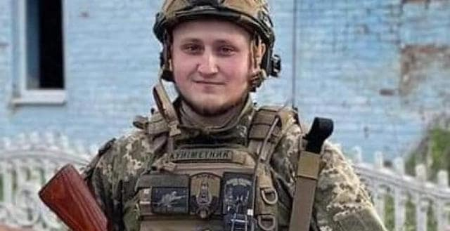 Красноградская громада простилась с 26-летним защитником Украины