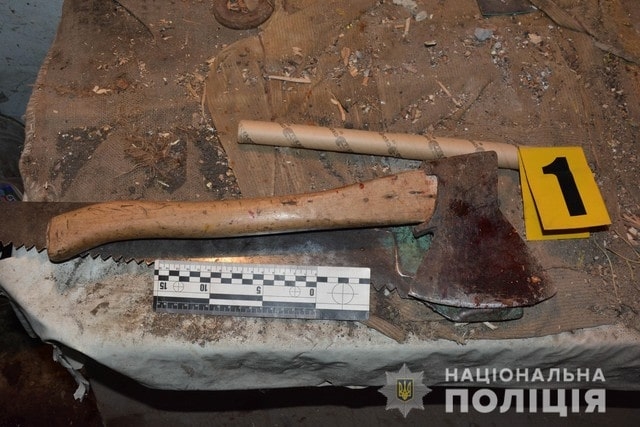 За проникновение в гараж мужчину зарубили топором