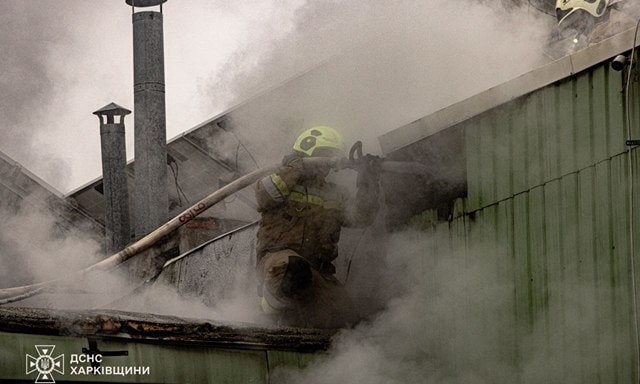 В Слободском районе Харькова горело производственное здание предприятия