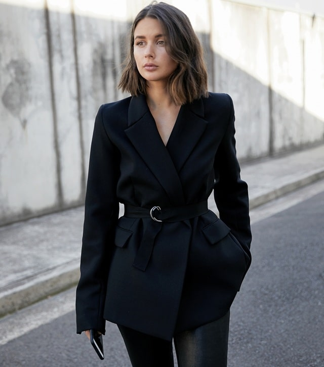 Сучасні жіночі жакети: елегантність та стиль у кожній деталі