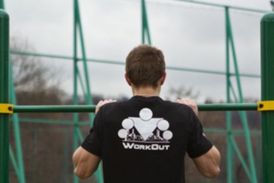 Харьковчане состязались на скамейках и заборах