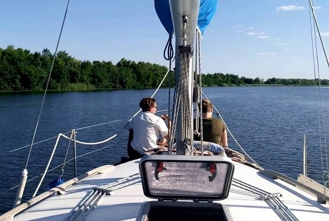 Приятные цены на аренду яхт в Киеве для любителей водных путешествий и красивых пейзажей