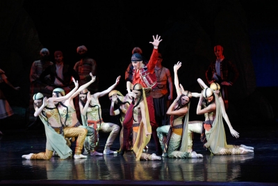 Артисты порадовали новопсковцев