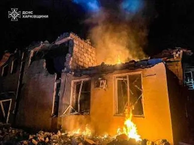 Ночью враг атаковал 3 района области, после обстрелов начались пожары (фото)