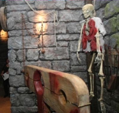 Хулиганы покушались на Дом ужасов