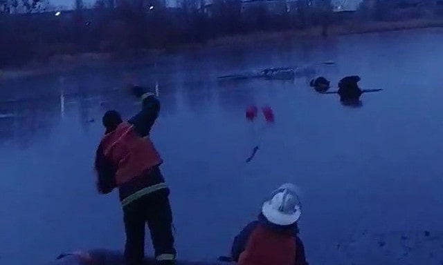 На Основянском водохранилище рыбак провалился под лед