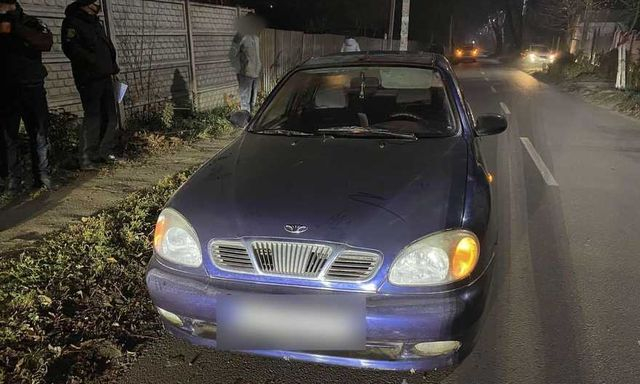 В Дергачах 18-летний водитель «Daewoo Lanos» наехал на мужчину