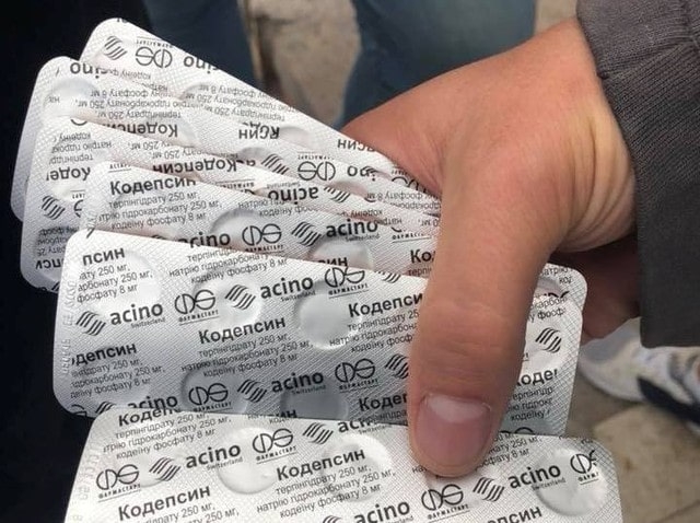 В Харькове активисты разгромили аптеку (видео)