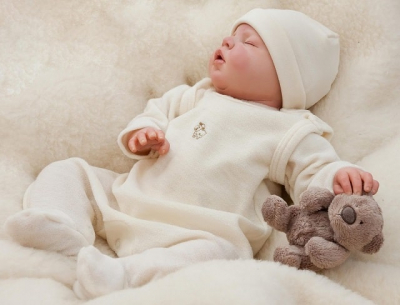 Одяг для новонародженого: список, що потрібно і як вибрати