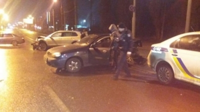 Масштабная авария в Харькове – пострадали полицейские, медик и подросток