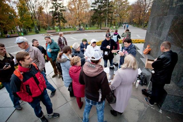 Буллинг харьковской школьницы: в Харькове и Киеве прошла акция «Кусочек торта»
