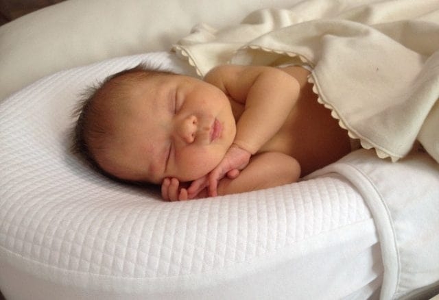 Как подобрать детский матрасик в кроватку новорожденному малышу