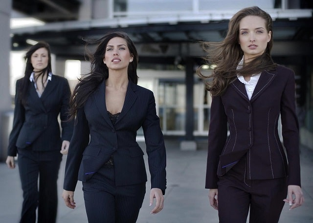 Жіночий костюм для ділової жінки: особливості та поради