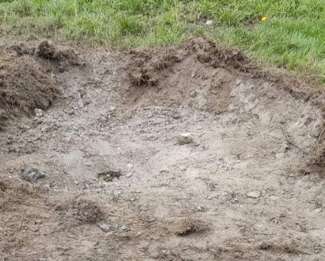 Мужчина, подорвавшийся на взрывном устройстве, получил тяжелую травму