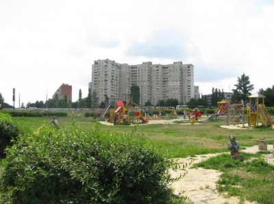 Коммунальщики Харькова занялись ремонтом домов