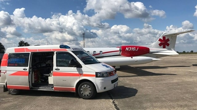 Реанимобиль или самолет: варианты транспортировки пациента из Украины в Европу
