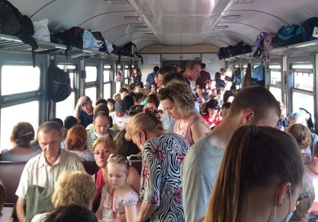 Полицейские 25 минут уговаривали пассажиров надеть маски для защиты от коронавируса