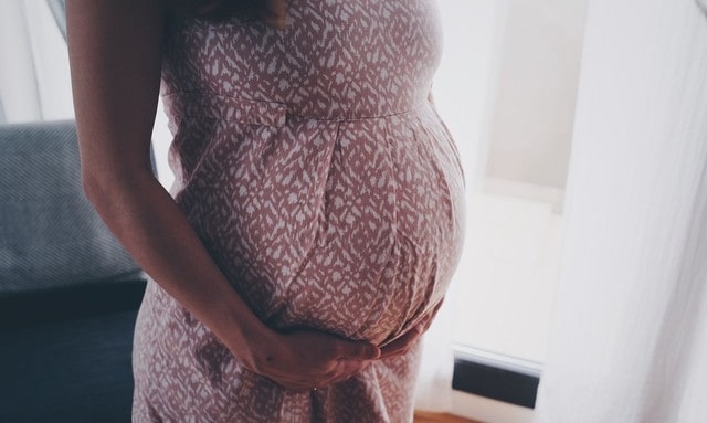 Во время родов на дому умерла женщина – новорожденный ребенок госпитализирован