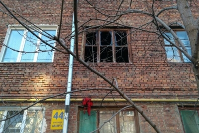 В Харькове горел четырехэтажный дом: пожарные спасли ребенка и эвакуировали 15 жильцов